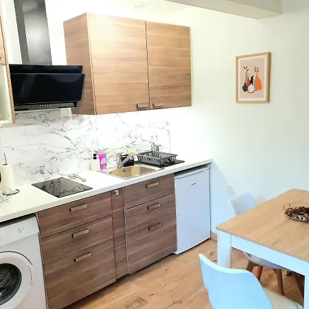 Cosy Entier, Parking Gratuit Dans La Rue Dijon